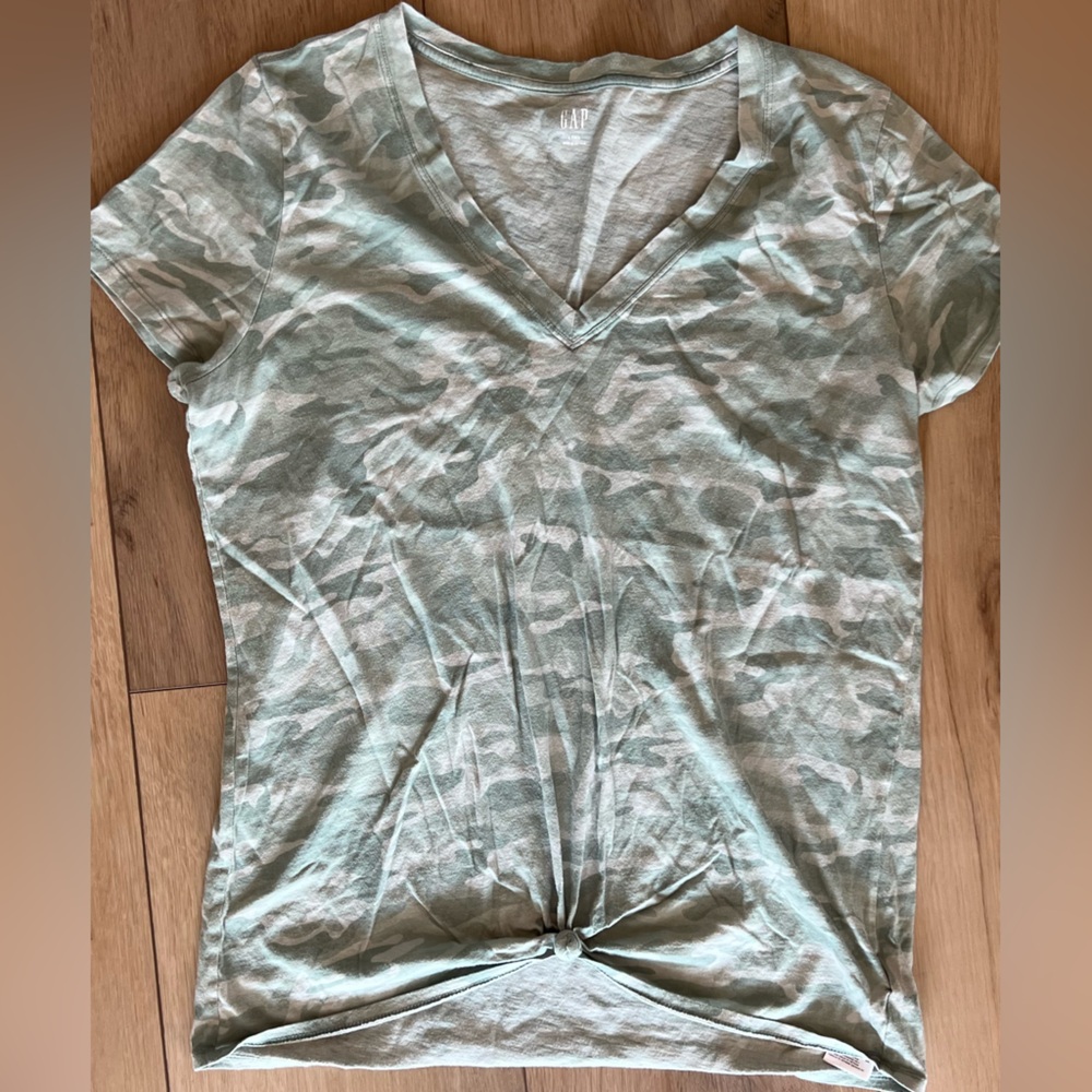 Gap large tall camo tee